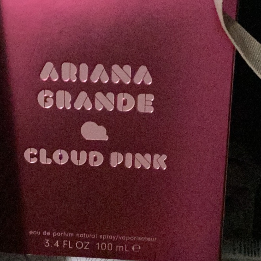 Ariana Grande Cloud Pink Perfume